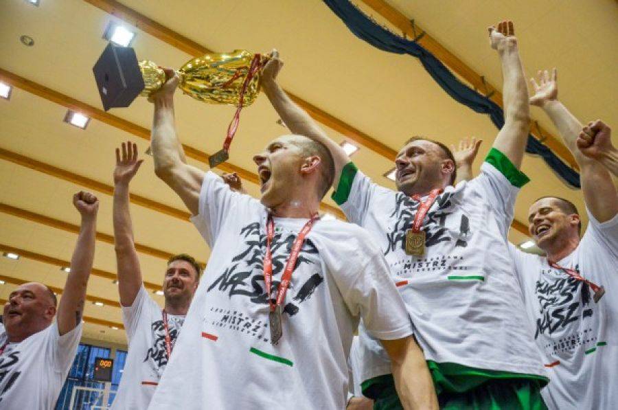 Łukasz Wilczek poprowadził koszykarską Legię do awansu
