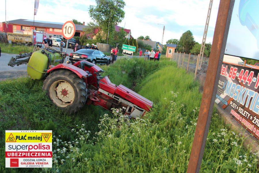 Traktor w rowie, traktorzysta w szpitalu [FOTO]