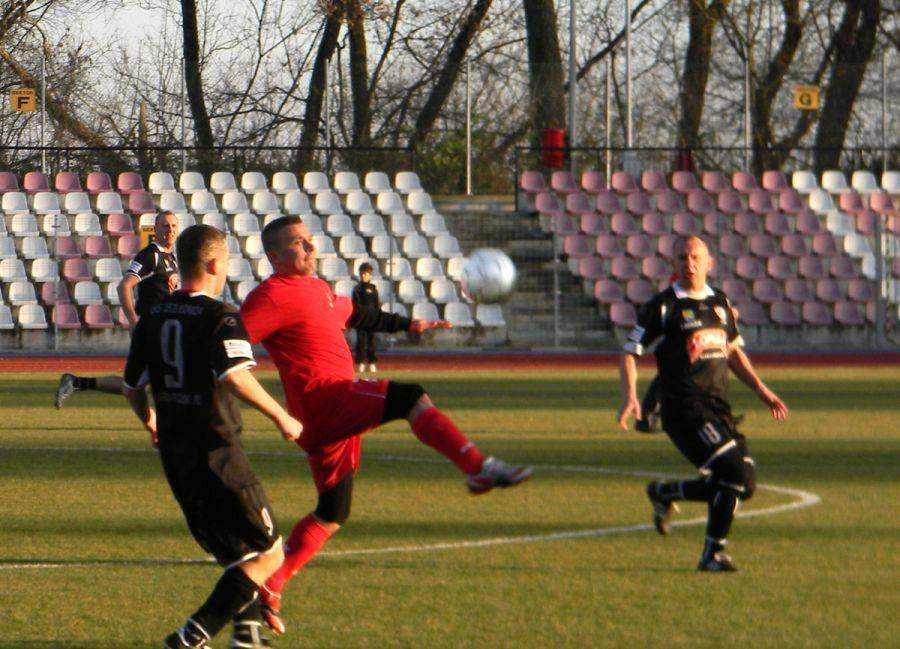 [VIDEO + FOTO] Samorządowcy pokonali zawodników ŁKS