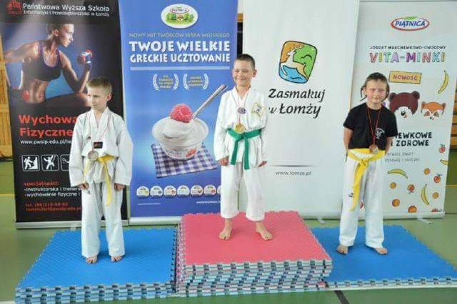 11 medali łomżyńskich taekwondzistów [FOTO]