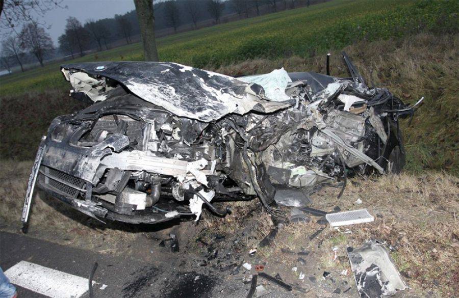 Zabił się w kradzionym bmw! [VIDEO+FOTO]