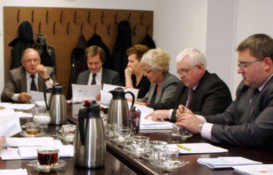 Prezydent przekazał radnym projekt budżetu miasta na 2012 rok
