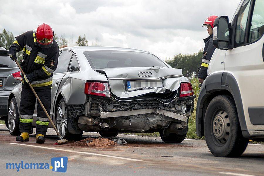 Kolizja trzech aut między Łomżą a Śniadowem [FOTO]