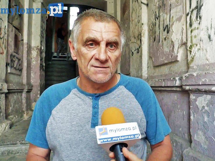 Mieszkańcy kamienicy przy Polowej 65 przeprowadzą się do ratusza? [VIDEO]