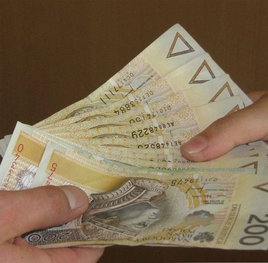 Okradła rodzinę, u której pracowała