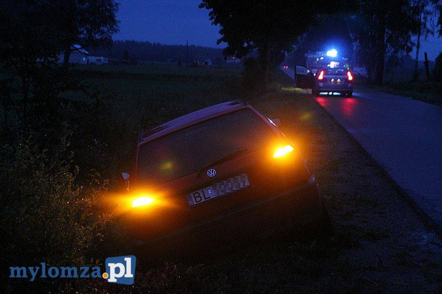 Pijany kierowca w rowie. Jechał „na Laski”