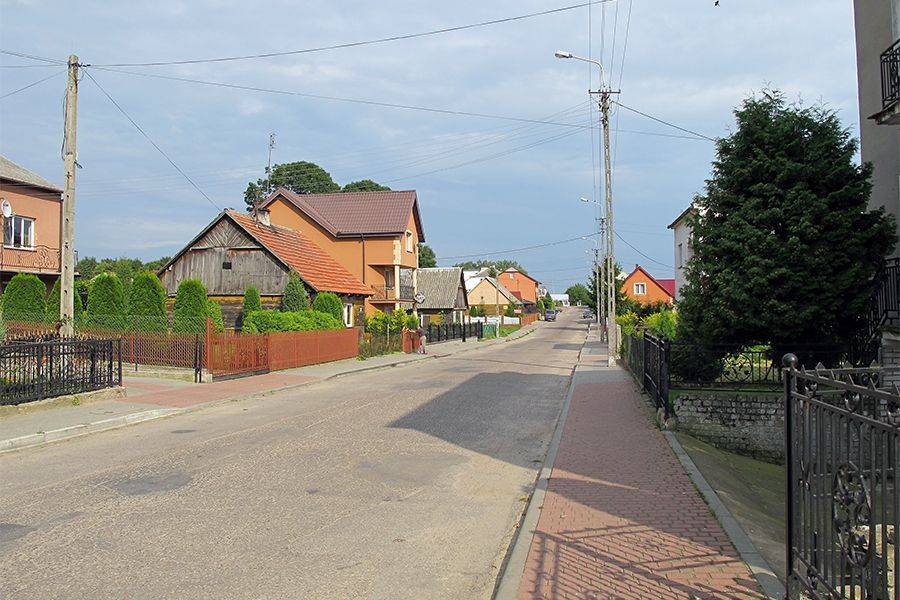Kolejny samorząd zostawiony ze śmieciami