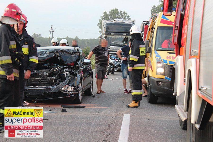 Wbił się w tył ciężarówki [FOTO]