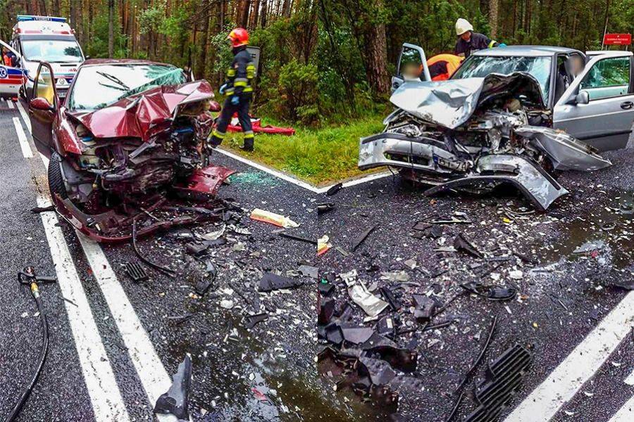Wypadek na trasie Łomża - Łyse. Pięć osób w szpitalu [FOTO]