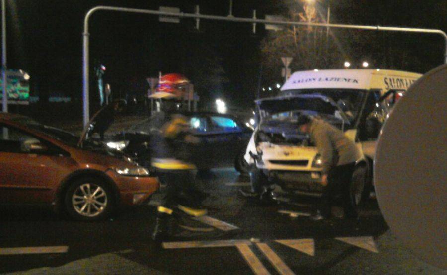 Wypadek na Al. Legionów. Nie zadziałały nowe światła?