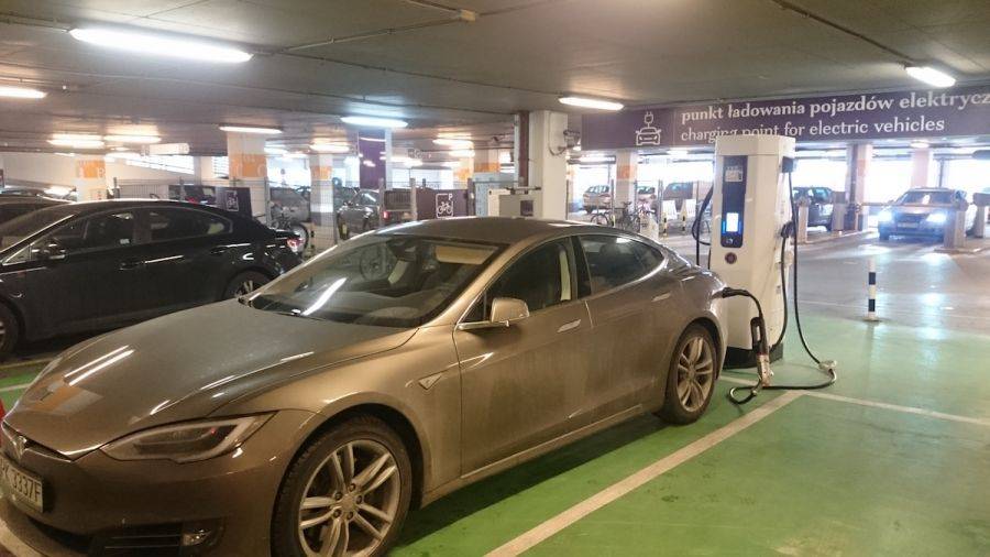 Masz auto na prąd? Naładujesz je w Venedzie!