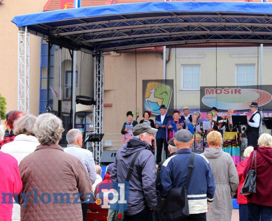 Seniorów zabawa na Starym Rynku [VIDEO i FOTO]