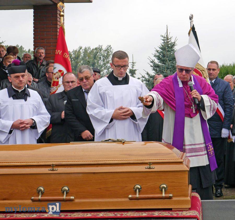 Ostatnie pożegnanie budowniczego łomżyńskiego kościoła [VIDEO i FOTO]