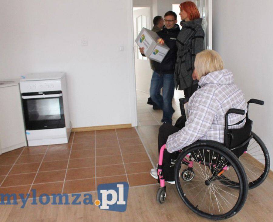 Będą mogli żyć tu po ludzku! Blok socjalny na ul. Kamiennej oddany do użytku [VIDEO i FOTO]