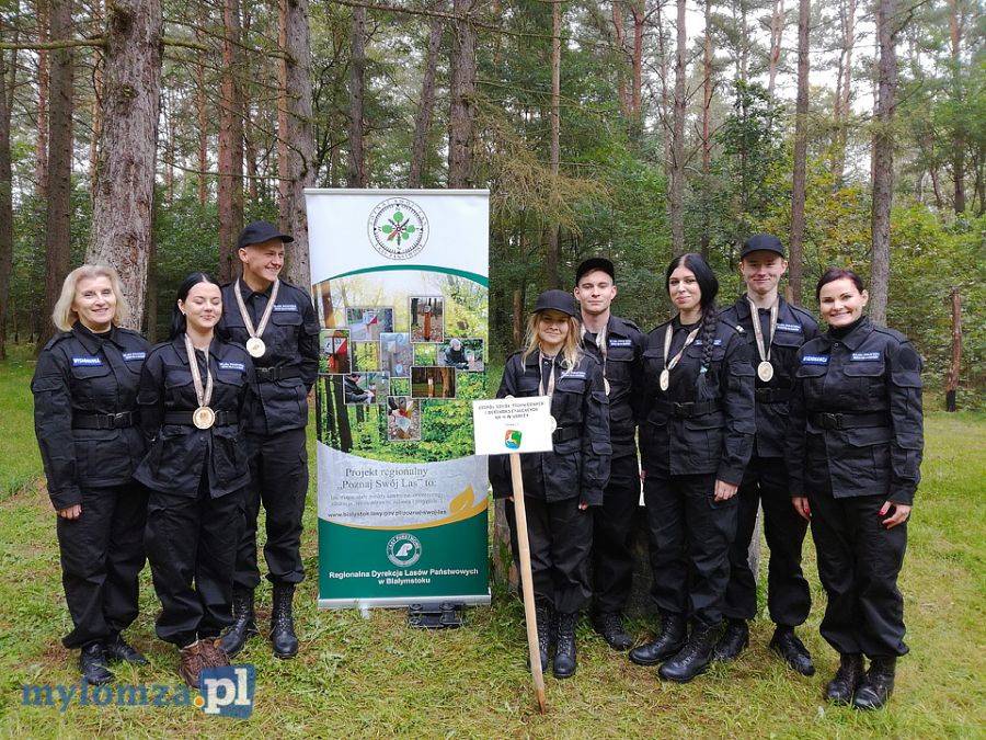Leśna przygoda uczniów klas policyjnych z „Budowlanki” [FOTO]