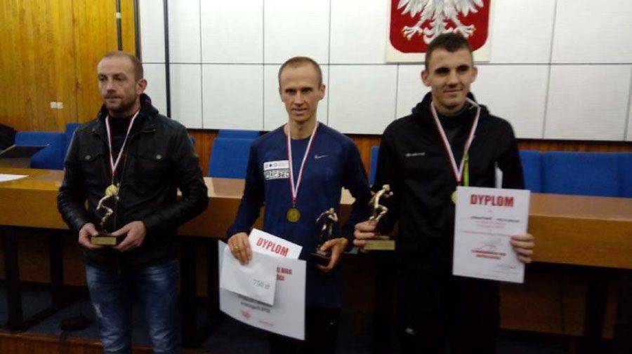 Zawodnicy PREFBET-u pobiegli dla uczczenia Niepodległości [FOTO]