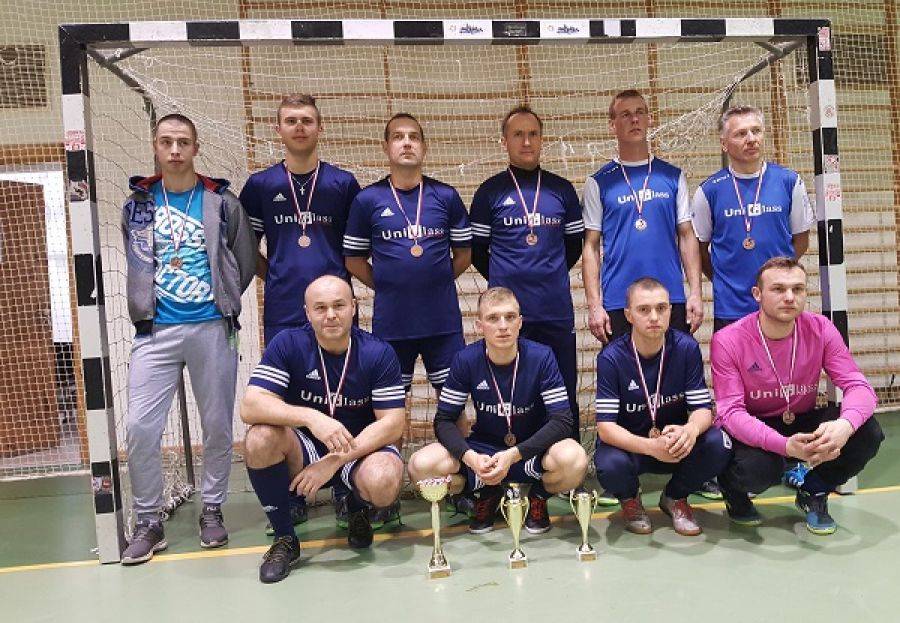 Dobroplast zwycięzcą Halowego Turnieju Piłki Nożnej w Święto Niepodległości [FOTO]