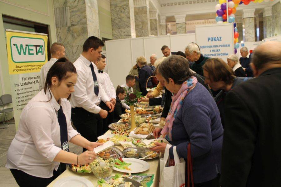 Uczniowie łomżyńskiej Wety na targach Mleko – Expo 2017 [FOTO]