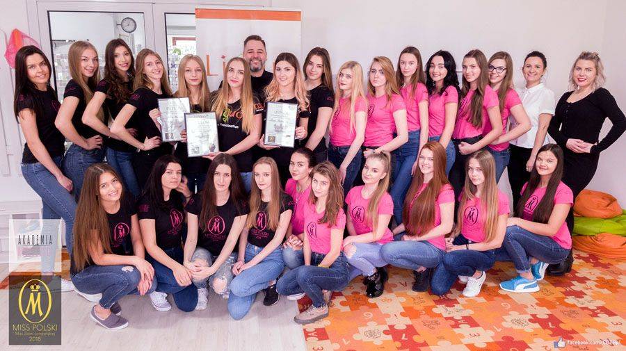 Finalistki konkursu Miss Ziemi Łomżyńskiej sprawdziły swoją znajomość angielskiego [FOTO]