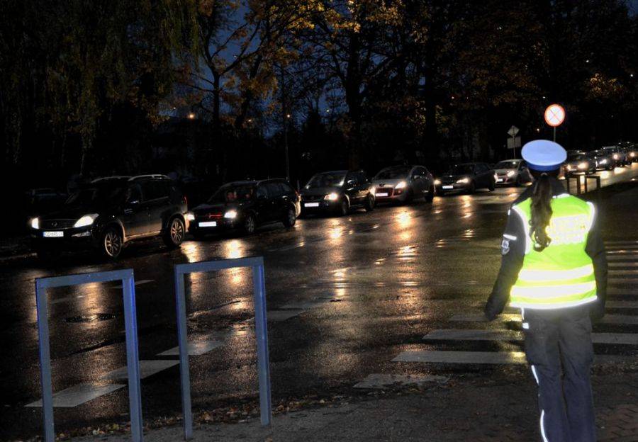 Policjanci zwrócą większą uwagę na stan oświetlenia pojazdów