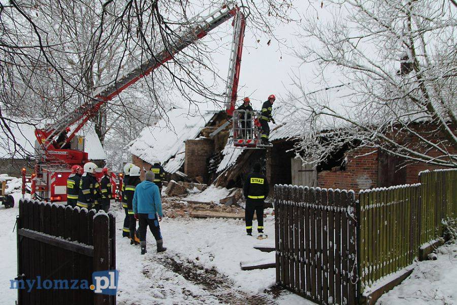 Dach obory nie wytrzymał ciężaru śniegu [FOTO]