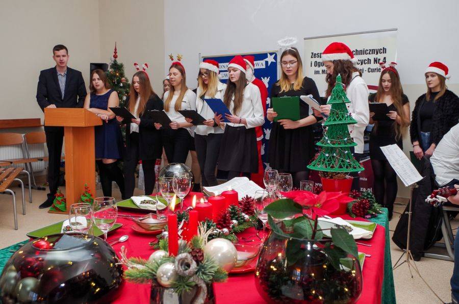 Bożonarodzeniowa gwiazdka od uczniów Budowlanki [FOTO]