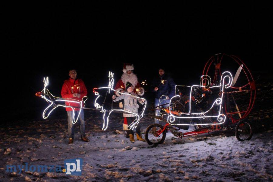 Mikołaj latał, pomocnice zbierały pieniądze dla chorej Oli [VIDEO i FOTO]