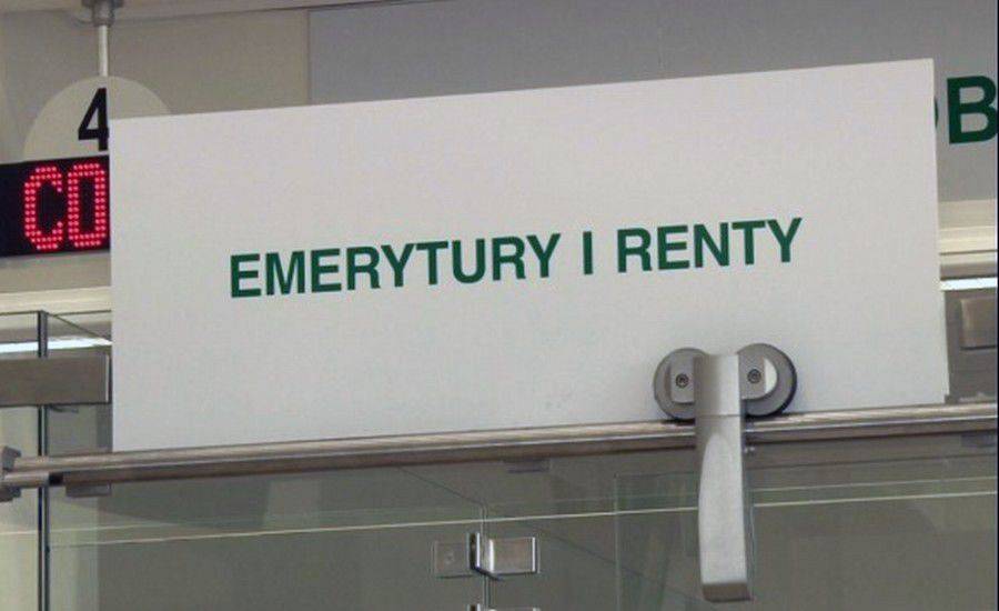 Emerytury i renty ZUS wypłaci  przed świętami