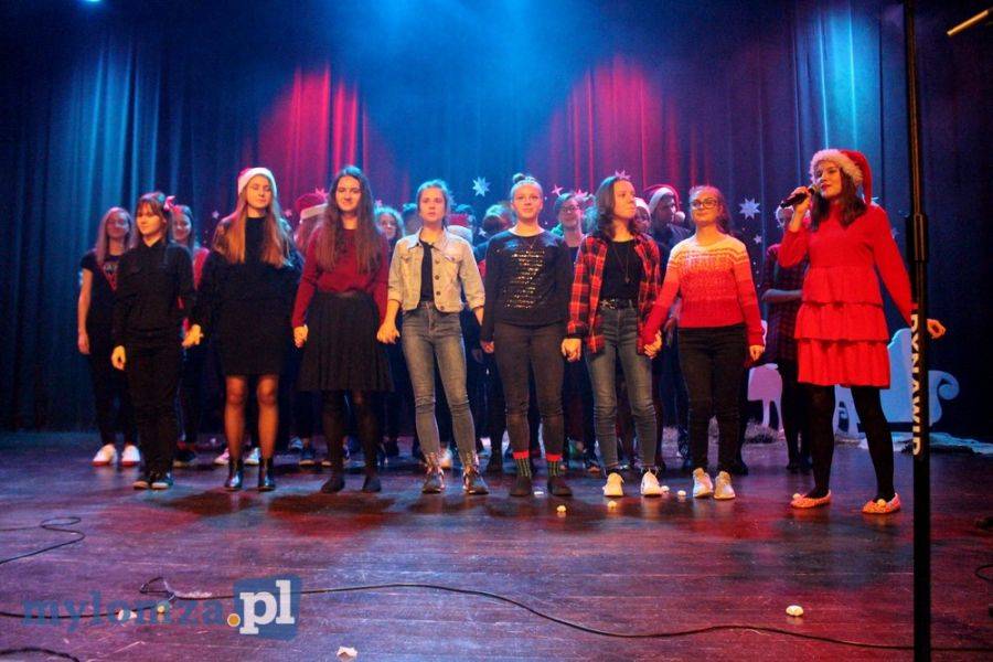 Pamiętają o swojej  absolwentce… [VIDEO i FOTO]
