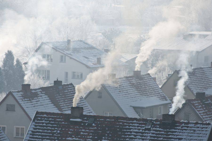 Smog nad Łomżą coraz większy, a ratusz... rozsyła ankietę