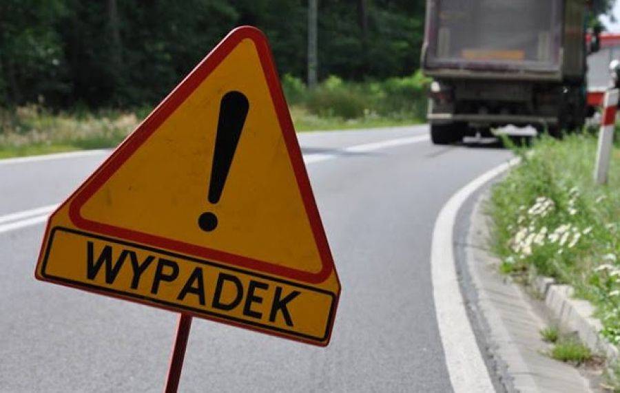 Troje dzieci w szpitalu po wypadku autobusu