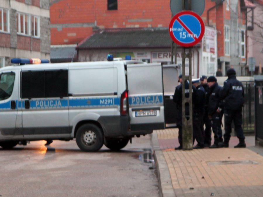 Najpierw w płot, później w słup na Kierzkowej. Agresywny kierowca ujęty [FOTO]