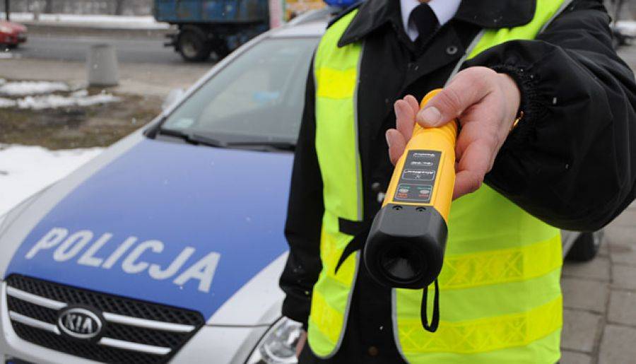 Jechał za szybko i po alkoholu