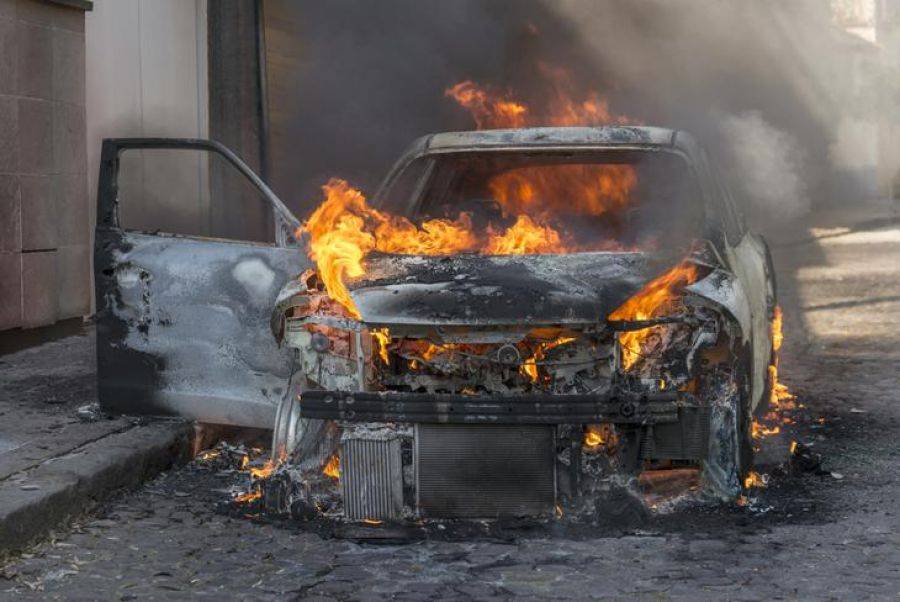Wczoraj spłonął mercedes, a dzisiaj jeep