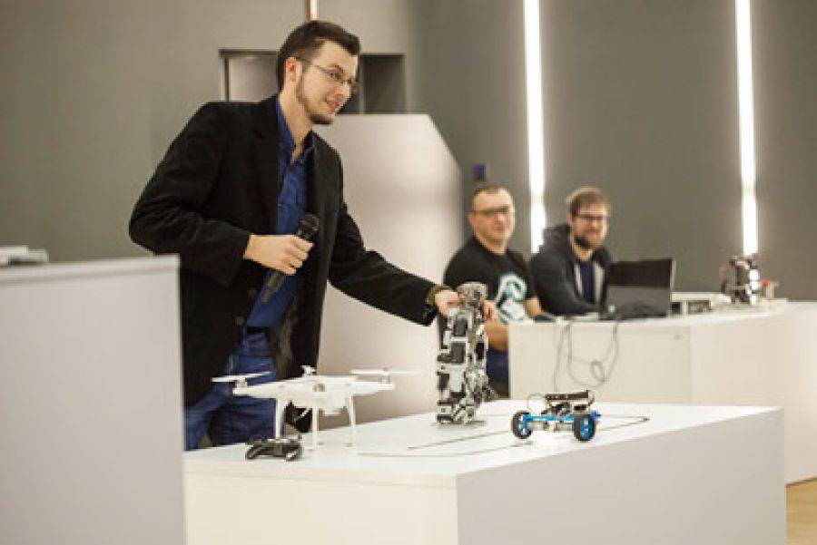 Akademia Przedszkolaka z robotami