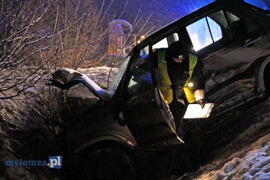 Dwie osoby ranne po wypadku na DK61 [FOTO]