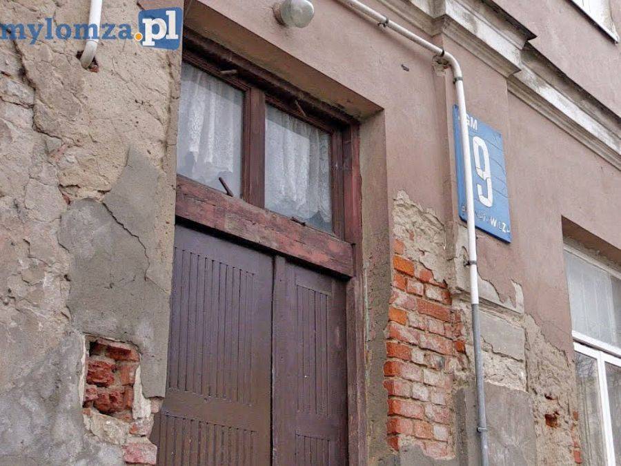 Mieszkańcy kamienicy przy ul. Bernatowicza boją się o swoje bezpieczeństwo, MPGKiM uspokaja [VIDEO]