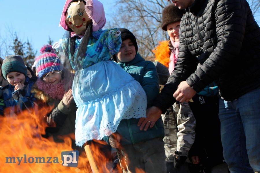 Na łomżyńskich bulwarach spłonęły Marzanny [VIDEO i FOTO]