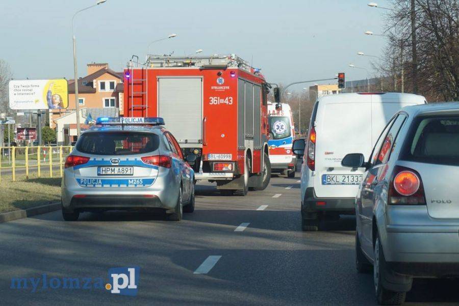 Jedna osoba w szpitalu po zderzeniu na Piłsudskiego [FOTO]
