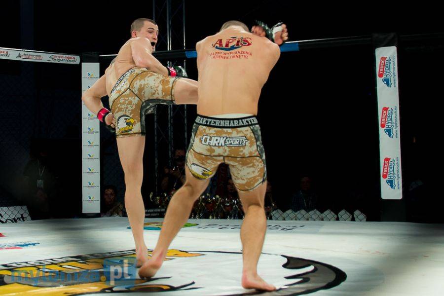Armia Fight Night 2: Piotr Mroczkowski vs Maciek Kierzkowski [VIDEO i FOTO]