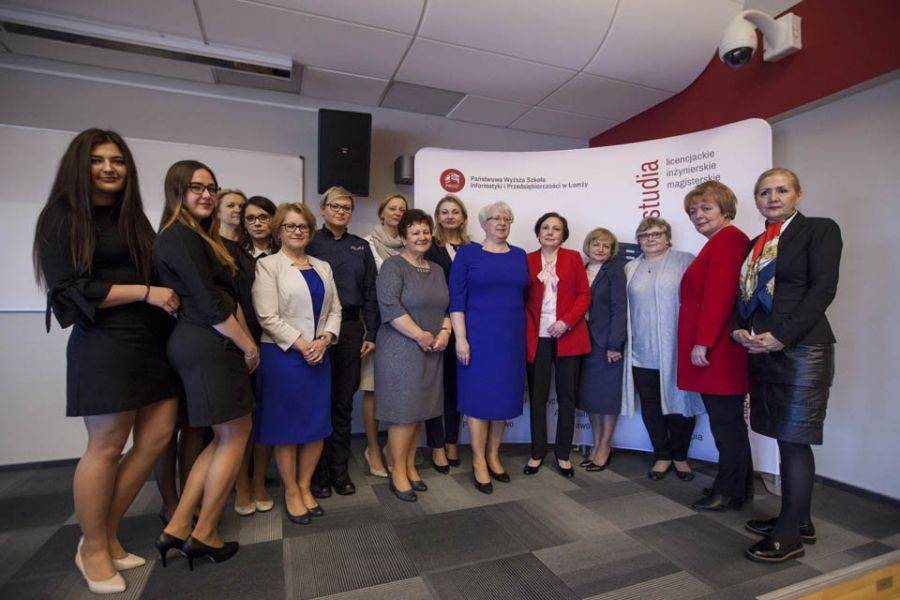 Stulecie praw wyborczych kobiet  [FOTO]