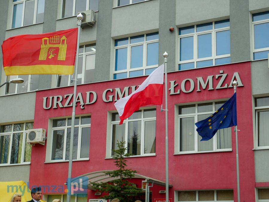 Uroczyste podniesienie flagi gminy Łomża [VIDEO i FOTO]
