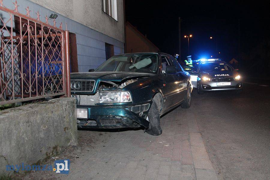 Pijany kierowca wjechał w ogrodzenie [FOTO]