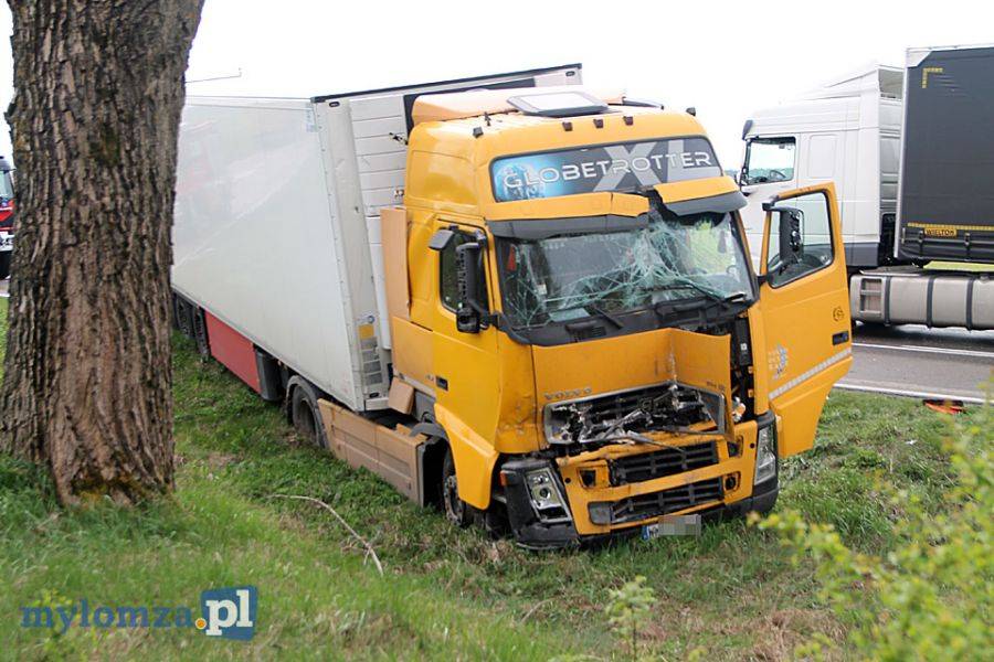 Trasa Łomża – Śniadowo. Zderzenie trzech ciężarówek i utrudnienia w ruchu [FOTO]