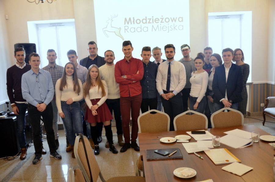 [LIVE] Młodzieżowa rada miasta będzie wybierać nowe prezydium
