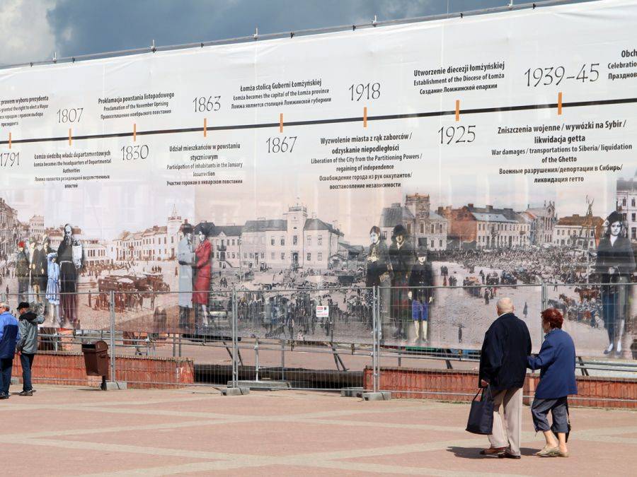 Hala Targowa pod historyczną zasłoną [FOTO]