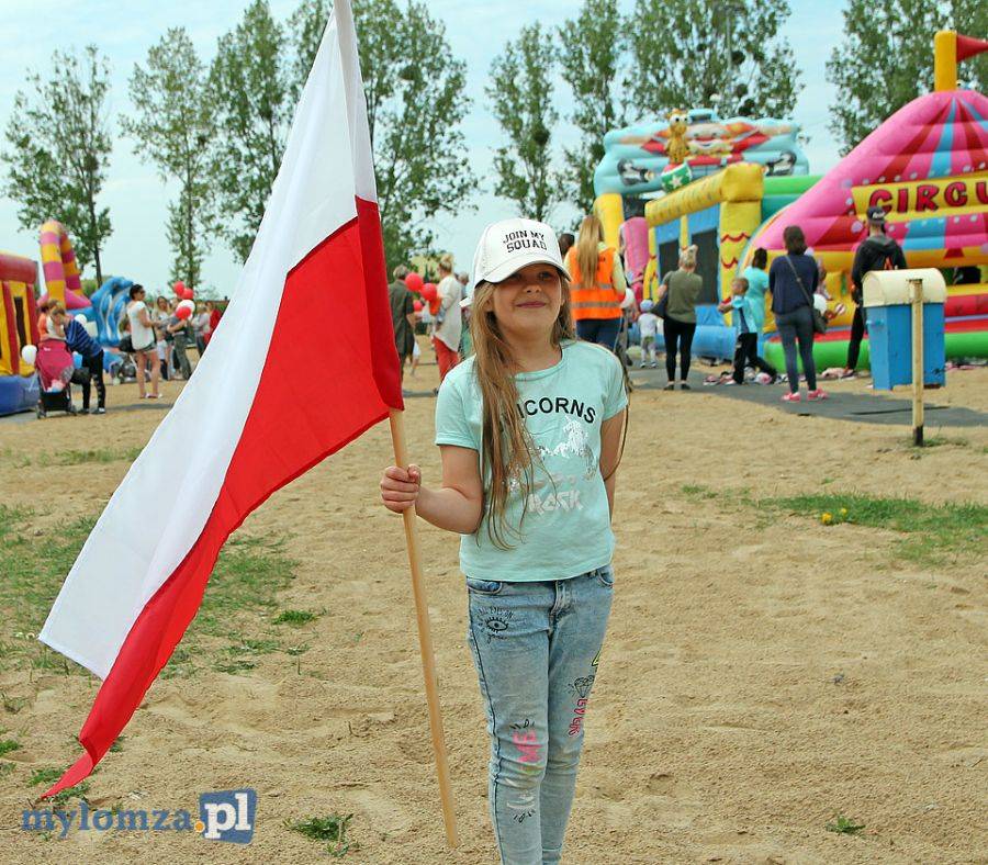 Dzień Flagi w Łomży. Piknik na Katyńskiej [VIDEO i FOTO]