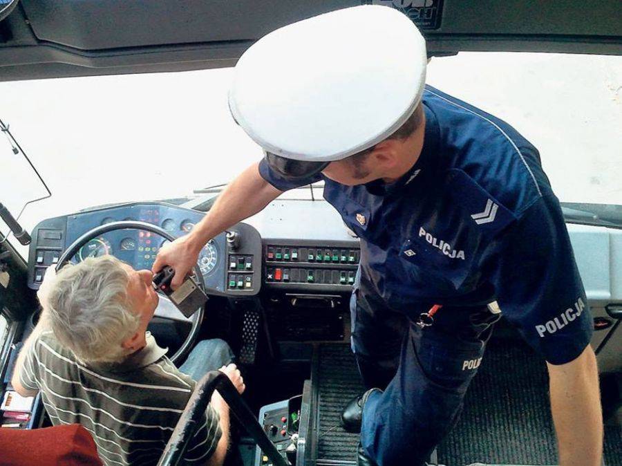 Pijany kierowca autobusu rozwoził dzieci ze szkoły