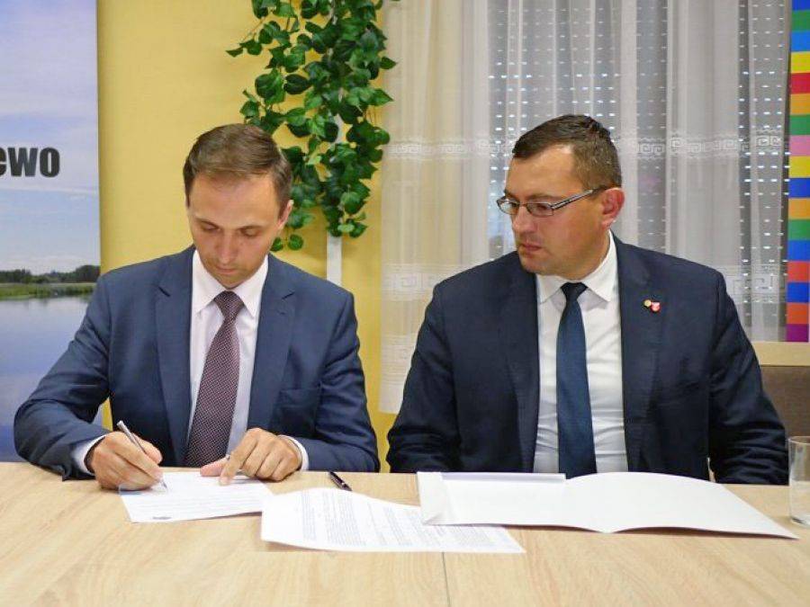 Stefan Krajewski podpisał umowy na dofinansowanie jednostek OSP