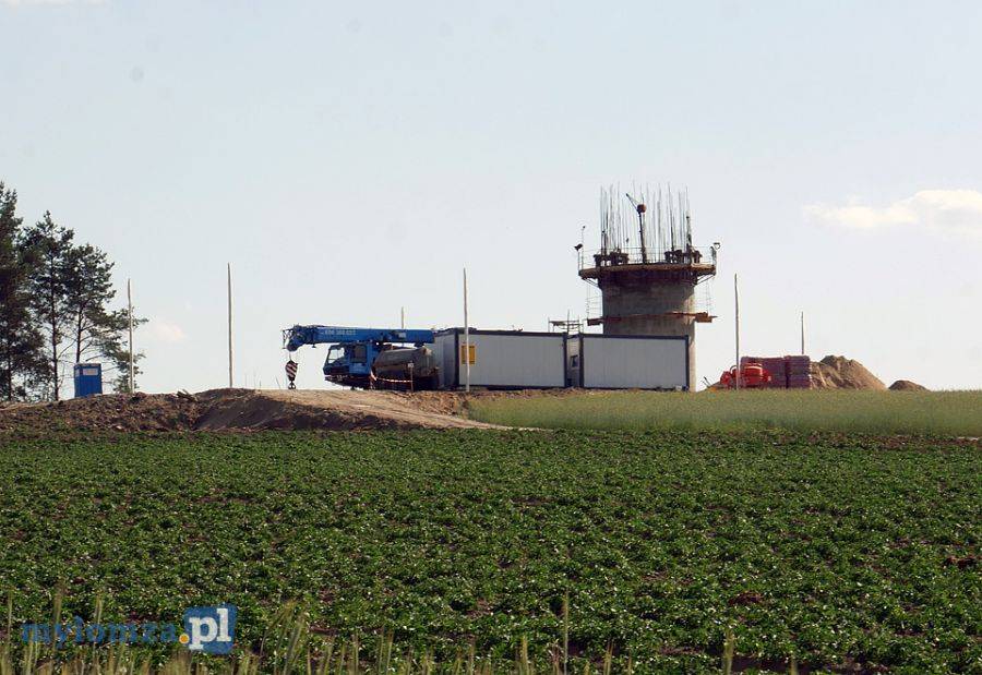 Nowoczesny radar powstaje pod Łomżą. Wielka budowa w Mściwujach [FOTO]